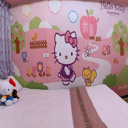 Feng Jia Kitty House Appartamento Taichung Esterno foto